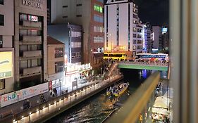 道頓堀民泊31＆Mini浮世絵美術館、道頓堀心斎橋真ん中、家族旅行、Family Trip Osaka